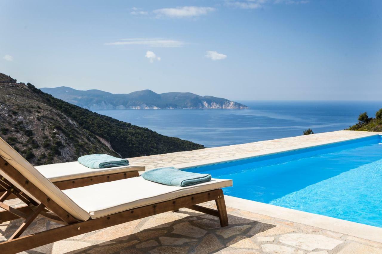 Myrtos Bay * Anomeria