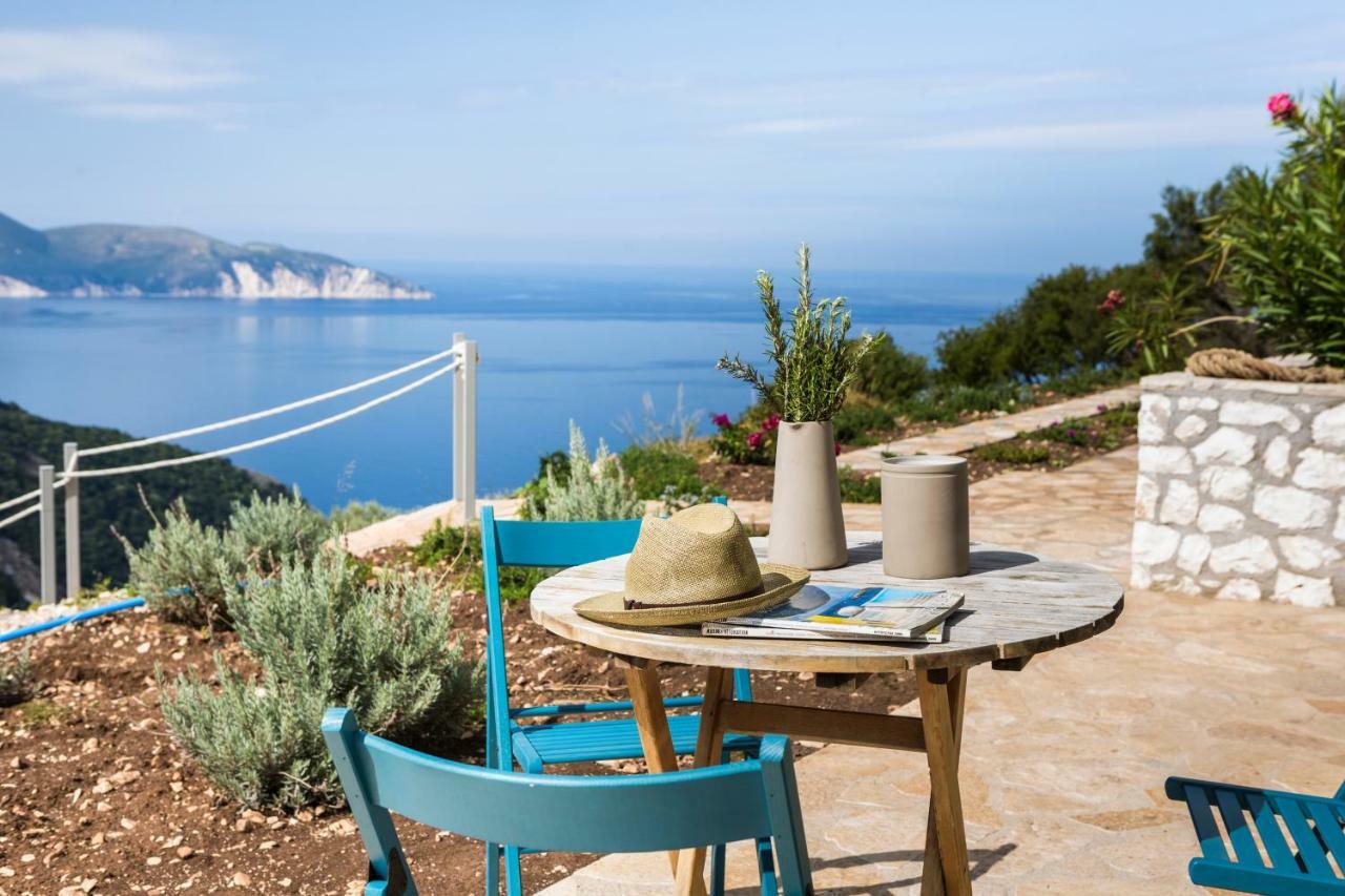 Myrtos Bay Anomeriá